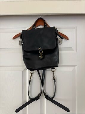 brandy melville floral leather flap backpack Brandy Melville | Bags | Brandy Melville John Galt Floral Backpack